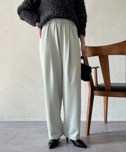 カットタックテーパードパンツ