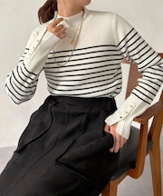 袖口ボタンハイネックプルオーバー