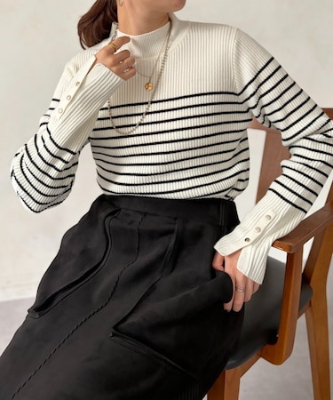 袖口ボタンハイネックプルオーバー