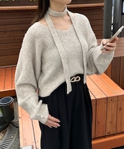 チョーカー付きVネックニット