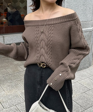 ボートネックケーブルニット