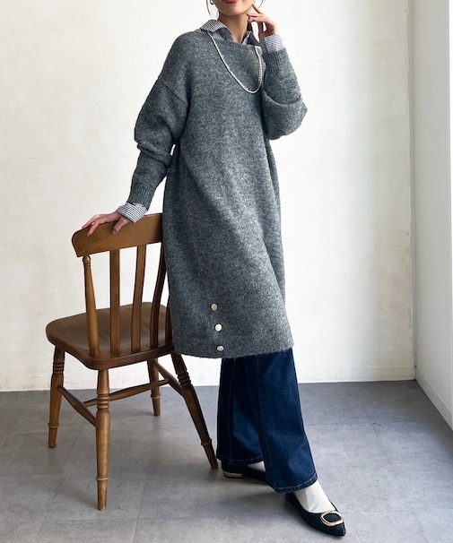 サイドGLDボタンミドル丈ニットワンピース