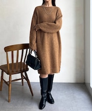 サイドGLDボタンミドル丈ニットワンピース