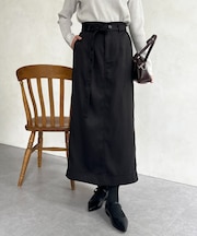 ベルト見えスカート