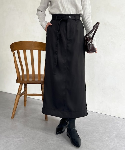 ベルト見えスカート