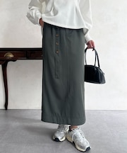 ベルト見えスカート