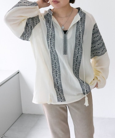【ear PAPILLONNER】刺しゅうブラウス【SUM1 STYLE】