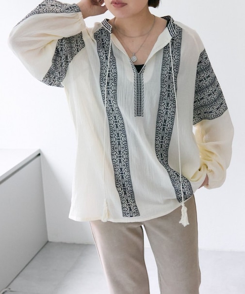 【ear PAPILLONNER】刺しゅうブラウス【SUM1 STYLE】