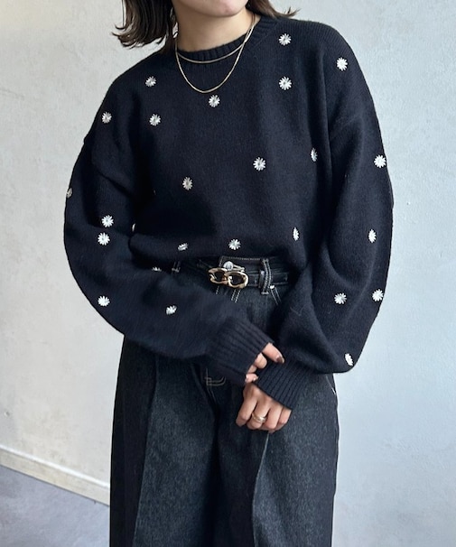 フラワー刺繍ショートニット