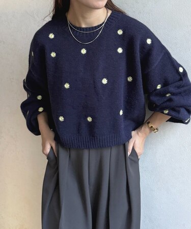 フラワー刺繍ショートニット