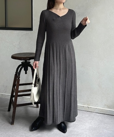 ドレープネックリブ切替ニットワンピース