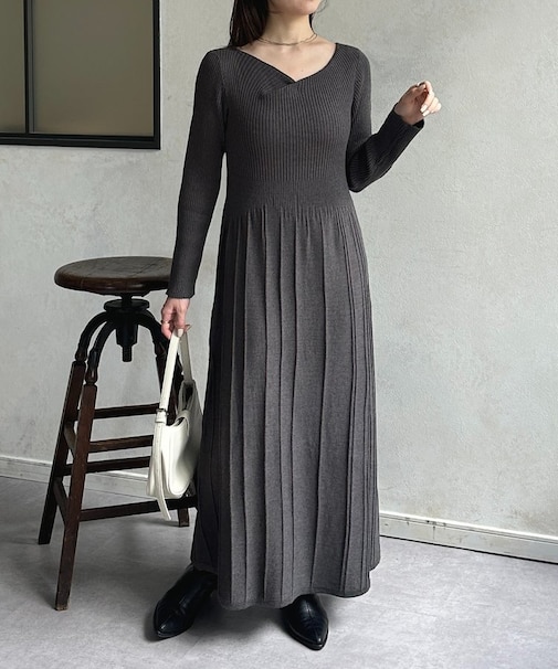 ドレープネックリブ切替ニットワンピース