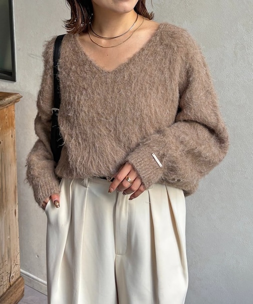 アルパカ混Vネックゆるニット