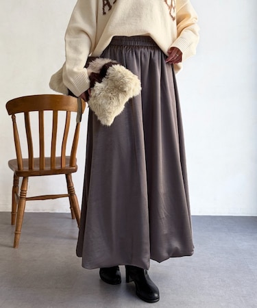 サテンバルーンスカート