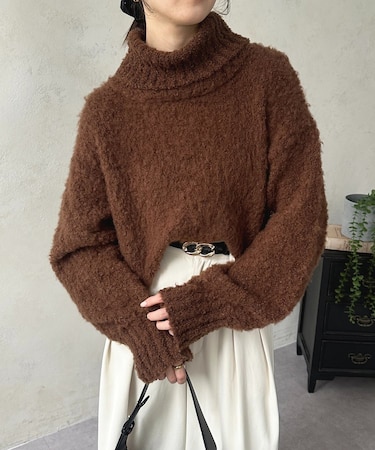 ブークレヤーンオフタートルニット