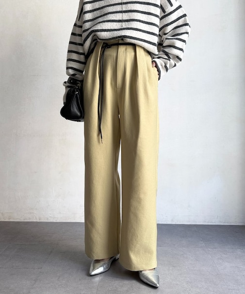 合皮ベルト付きパンツ