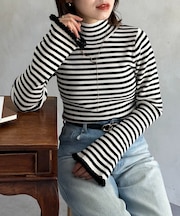 袖フリルフレアスリーブハイネックニット