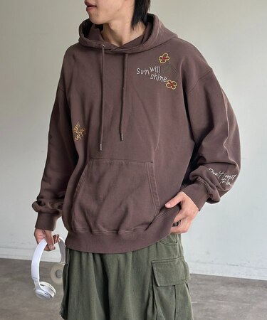 落書き刺繍パーカー