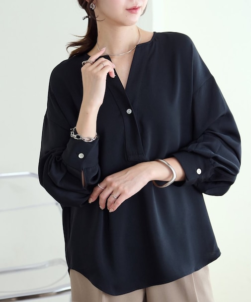 【Discoat】キレイメ釦使いスキッパーブラウス