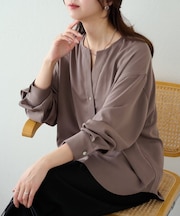 【Discoat】キレイメ釦使いスキッパーブラウス