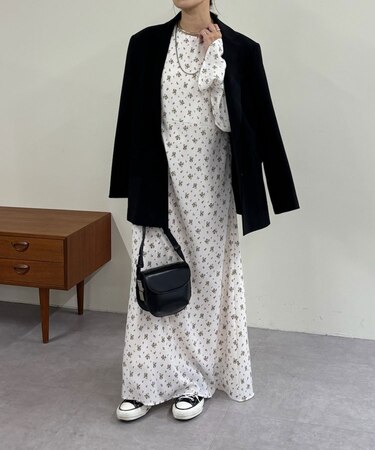 【SHENERY】バックスリットベルスリーブドレス