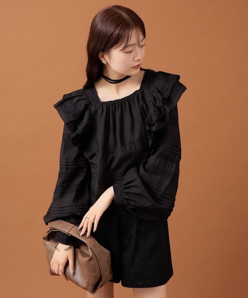 【mystic】ショルダーフリルブラウス