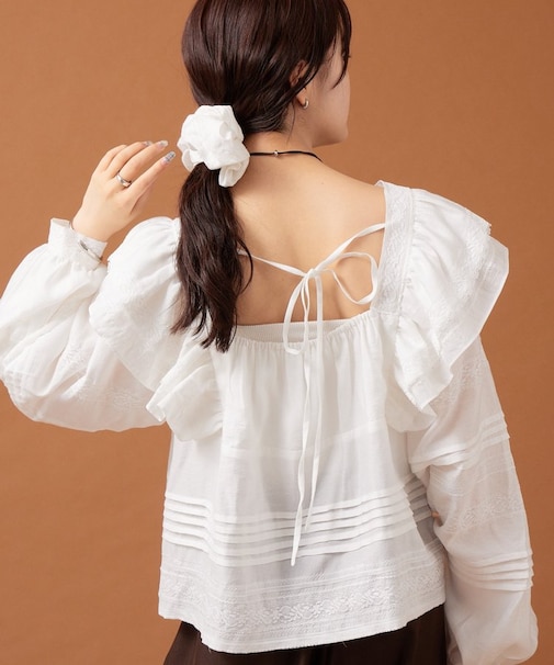 【mystic】ショルダーフリルブラウス