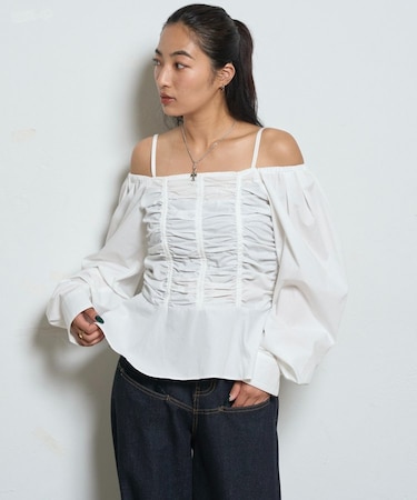 【WHO'S WHO gallery】2WAYオフショルダーパフスリーブブラウス