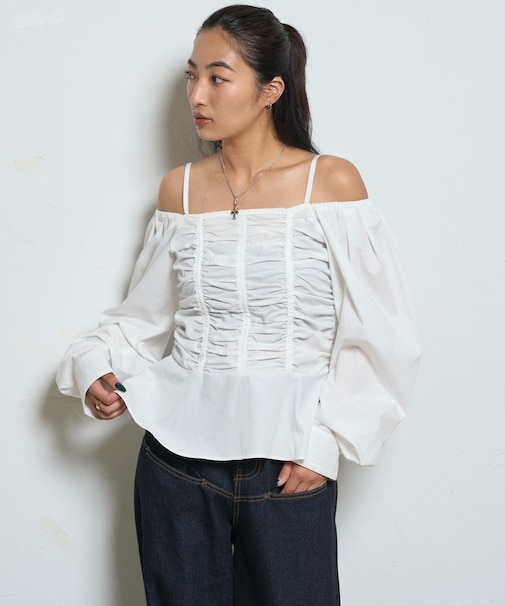 【WHO'S WHO gallery】2WAYオフショルダーパフスリーブブラウス