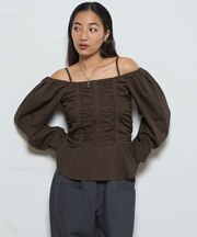 【WHO'S WHO gallery】2WAYオフショルダーパフスリーブブラウス