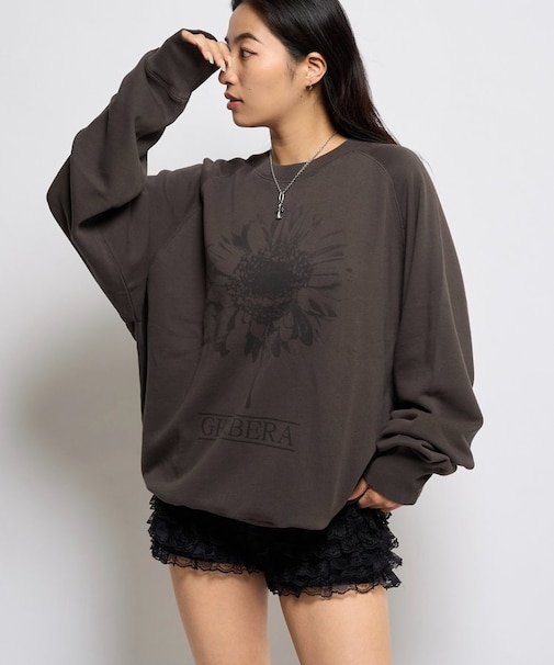 【WHO'S WHO gallery】Soucreamガーベラスウェット