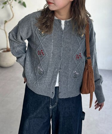 花刺繍ケーブルカーディガン