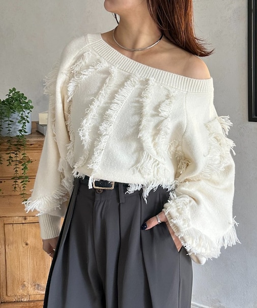 ウェーブフリンジショートニット