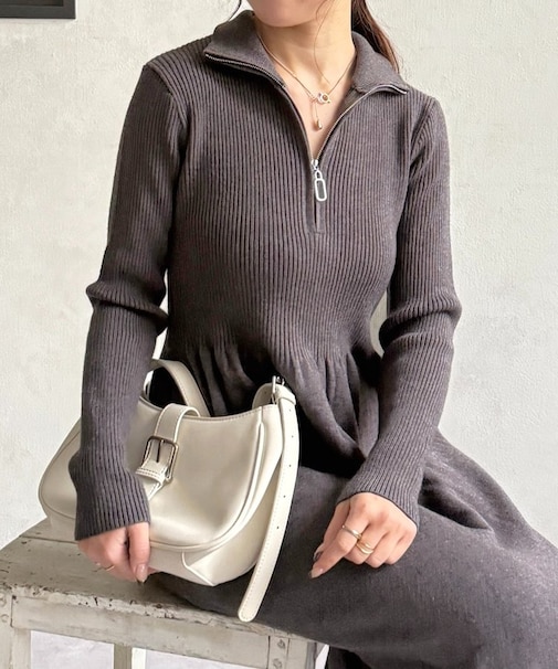 ハーフジップリブニットフレアワンピース