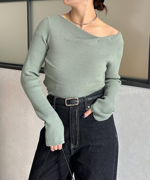 ドレープネックリブニットプルオーバー