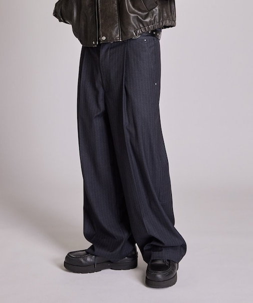 【WHO'S WHO gallery】ワンタックスタッズスラックス