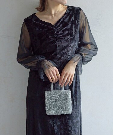 袖シアーオパールレースワンピース