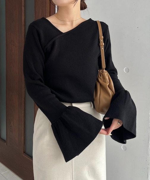 【CAPRICIEUX LE'MAGE】フレア袖アシメネックニット