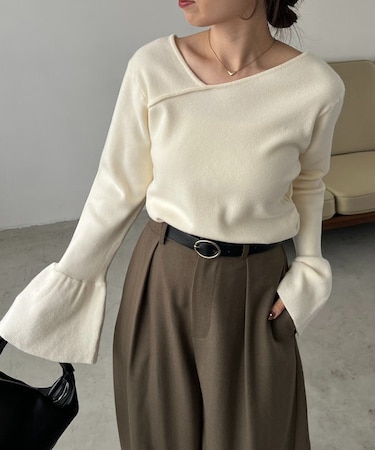 【CAPRICIEUX LE'MAGE】フレア袖アシメネックニット