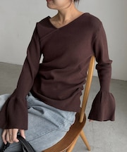 【CAPRICIEUX LE'MAGE】フレア袖アシメネックニット