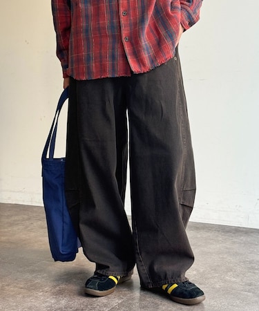 シームタックカーブデニム