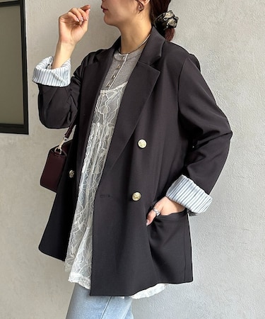 ゴールドボタンテーラードジャケット