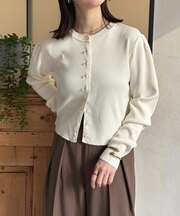 クリアボタン肩タックニットカーディガン
