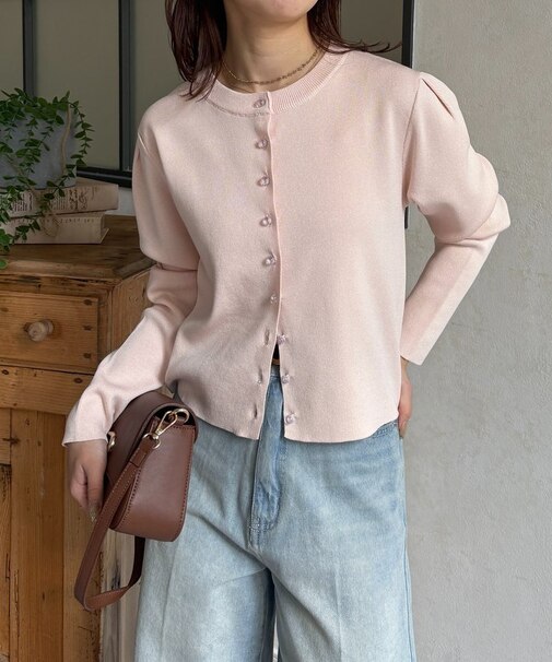 クリアボタン肩タックニットカーディガン