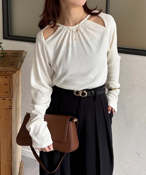 変形ホルターネックリブプルオーバー