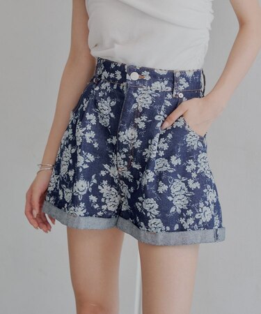 【Chico】フラワープリントデニムショートパンツ