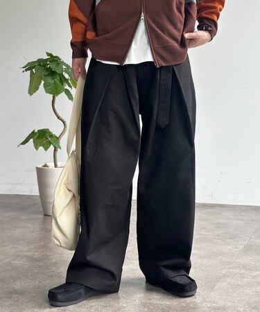 クロスタックベルト付きチノパンツ