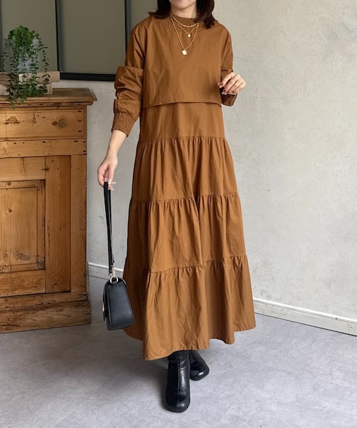 シャーリングネックティアードワンピース