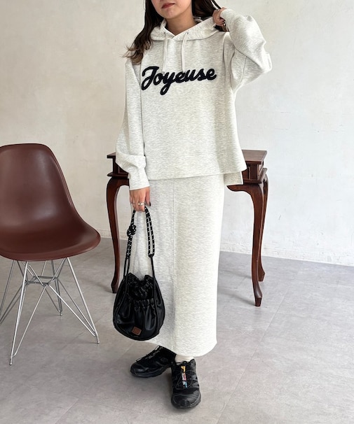 フーディー×ナロースカートセットアップ