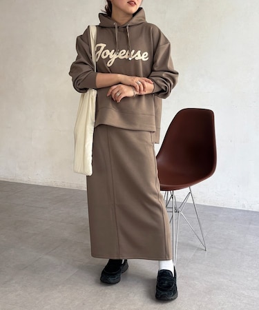 フーディー×ナロースカートセットアップ